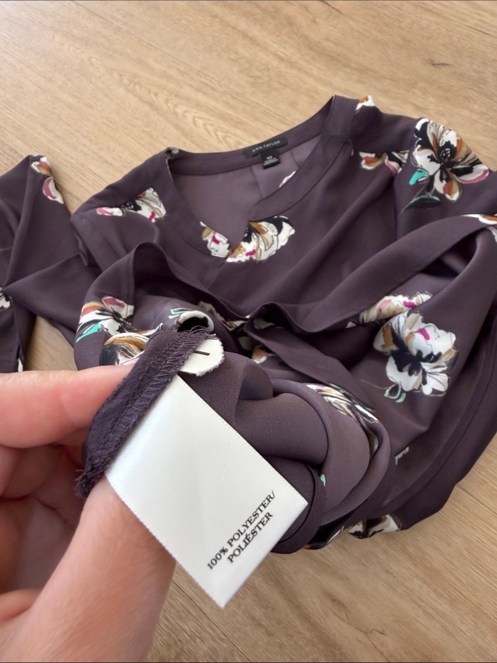 Ann Taylor  Taupe Floral V-Neck Long-Sleeve Blouse - Picture 6 of 7